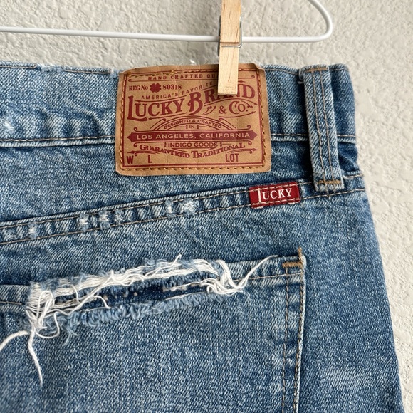 LUCKY BRAND CUT OFF SHORTS - Picture 3 of 5